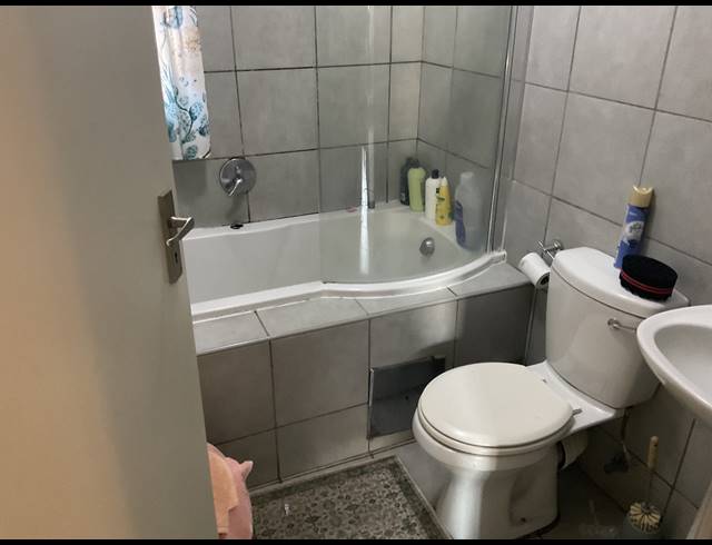 2 BEDROOM APARTMENT FOR SALE IN HEUWELOORD